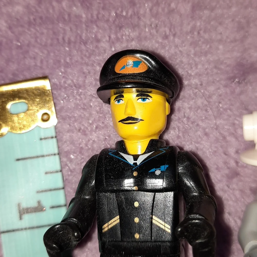 Lego Toys 3 and 1/2 men - Picture 2 of 8